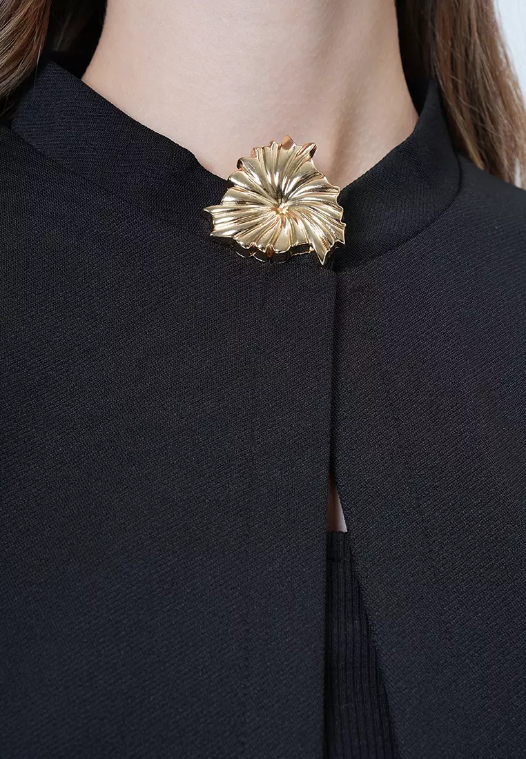 Gold Brooch Short Sleeve Knitted Jacket and Strapless Blouse Set
