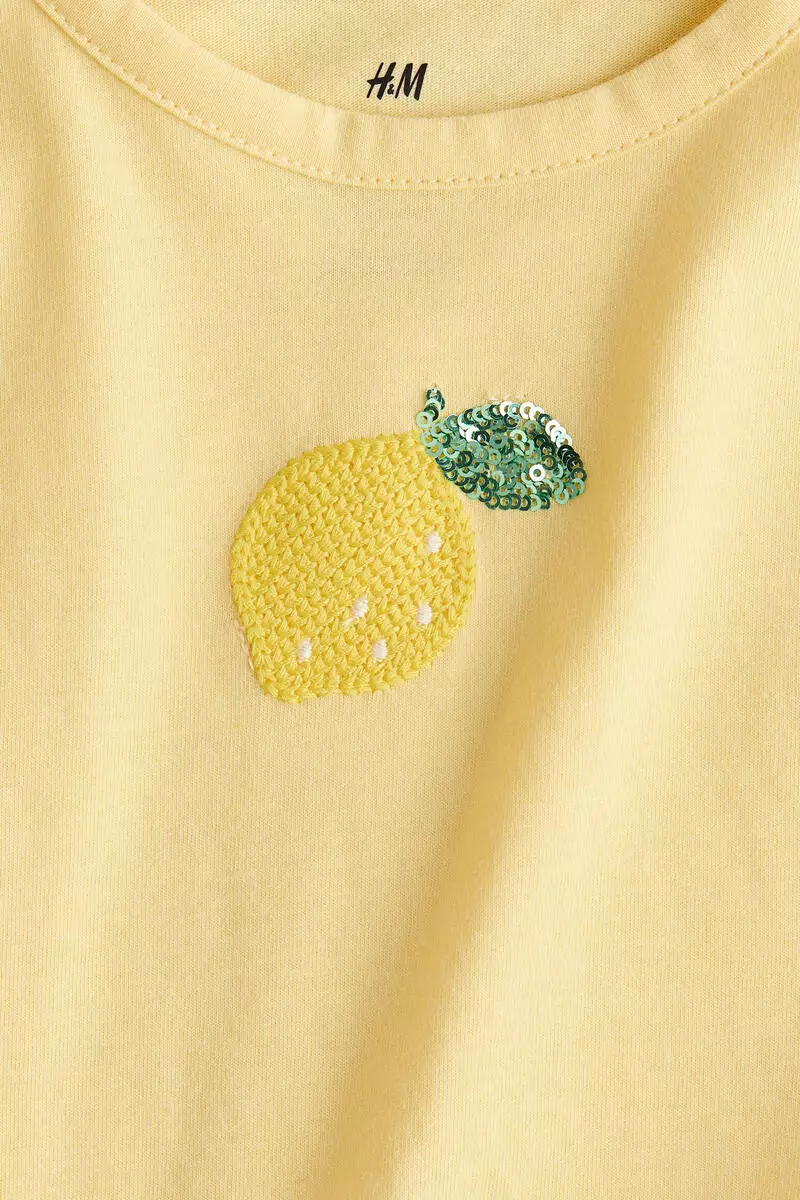 Appliquéd top