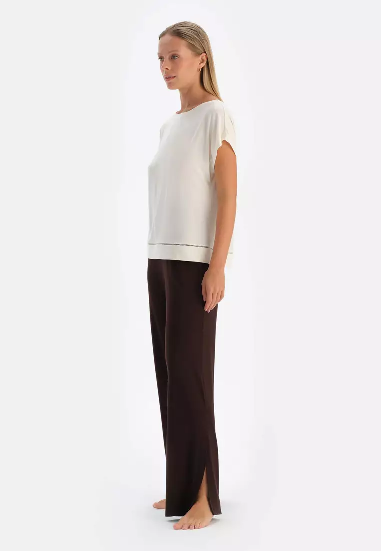 Off White T-Shirt & Trousers Knitwear Set, Boat Neck, Regular, Long Leg, Short Sleeve Sleepwear for Women
