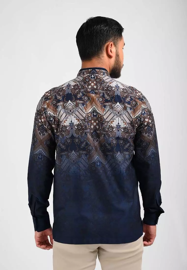 MANZONE Kemeja Batik Shanghai Lengan Panjang Pria ARDIYANTA - NAVY Warna NAVY