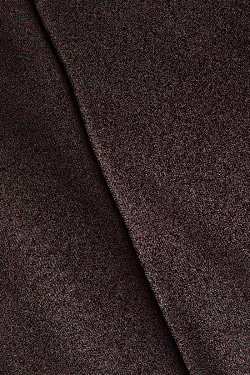 Crease-leg Capri leggings