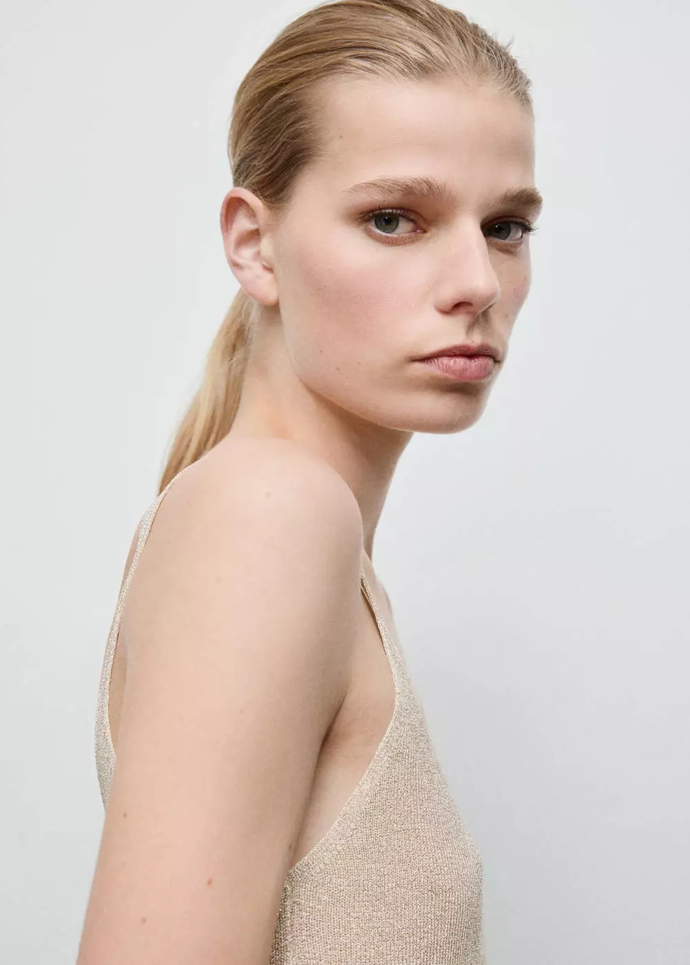 Atasan rajut lurex kerah V