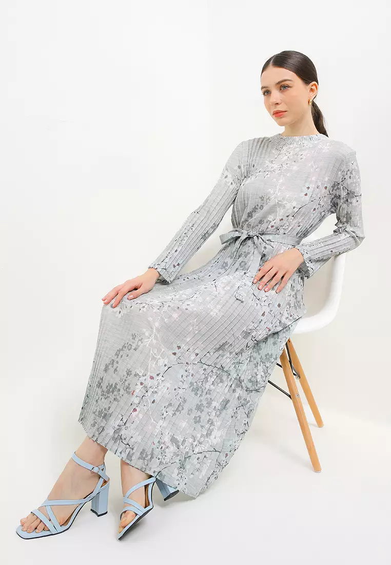 Self Tie Flo Print Pleated Maxi Dress