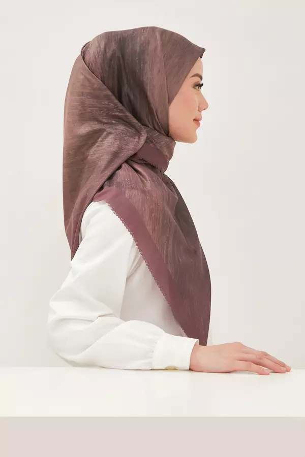MINIMAL - Zaanera - Scarfs Motif Gradasi - Maroon Warna Maroon