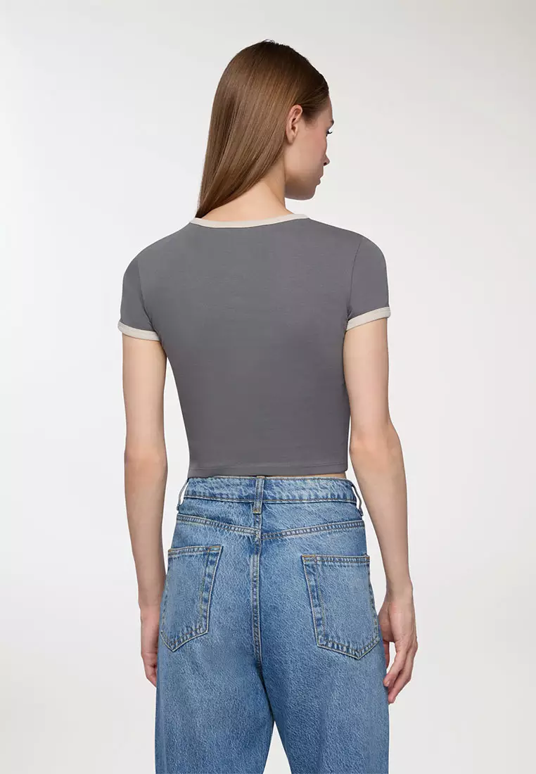 Woman Short-Sleeved T-Shirt