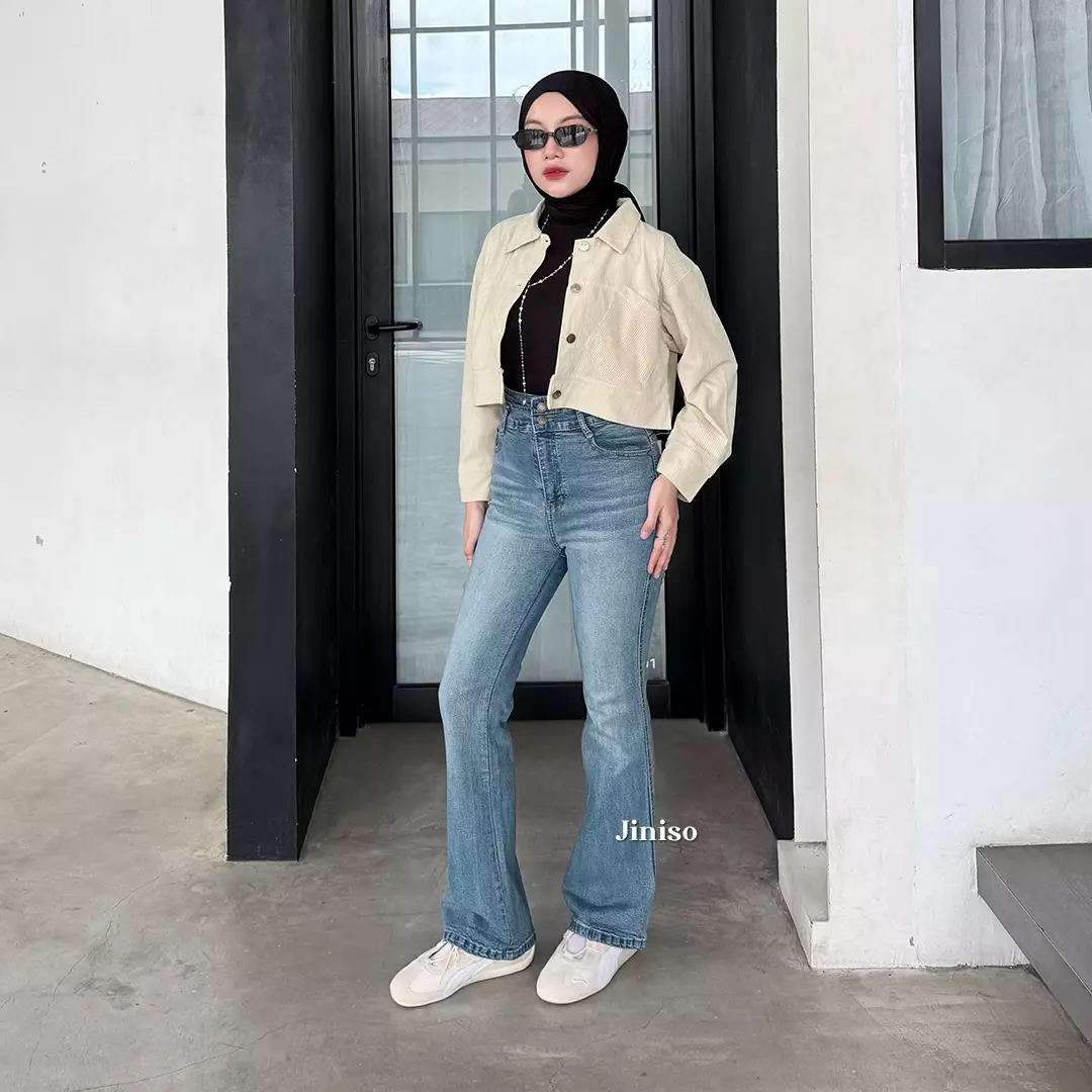 Petite Highwaist Stretch Cutbray Jeans 123 NOIR