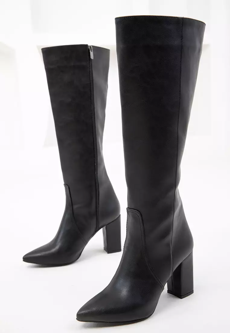 Women's Black Boots - Model 19956