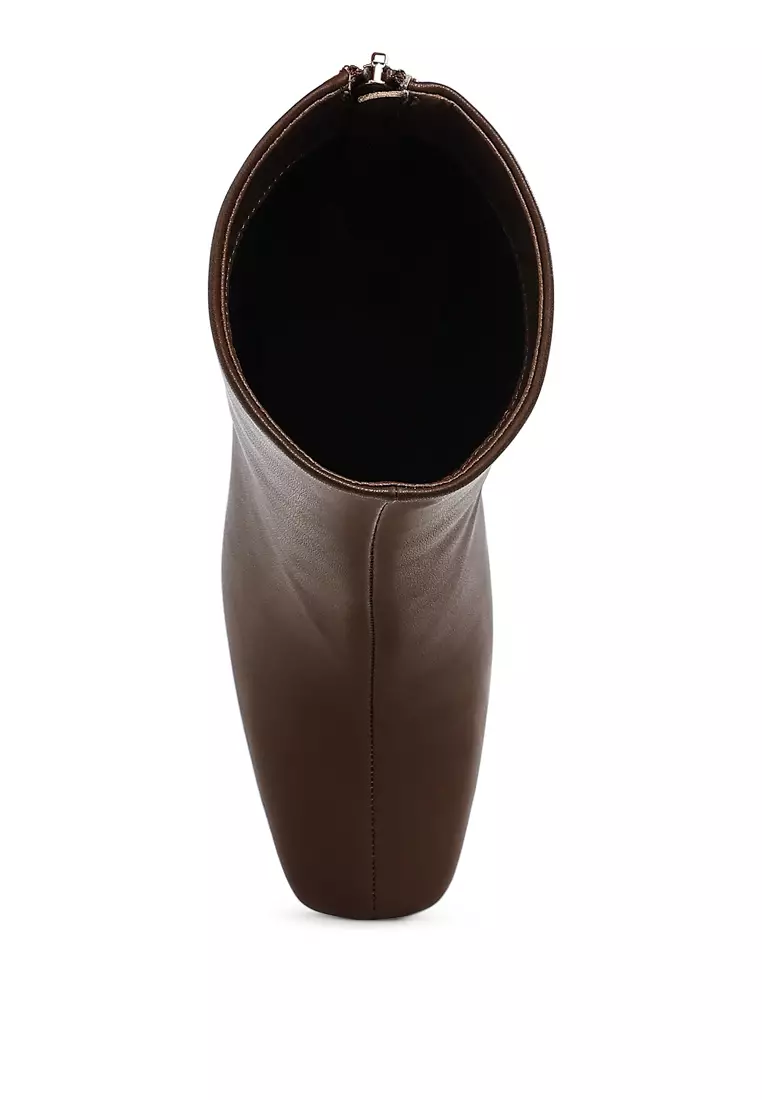 Sepatu bot ujung persegi berbahan kulit imitasi warna coklat