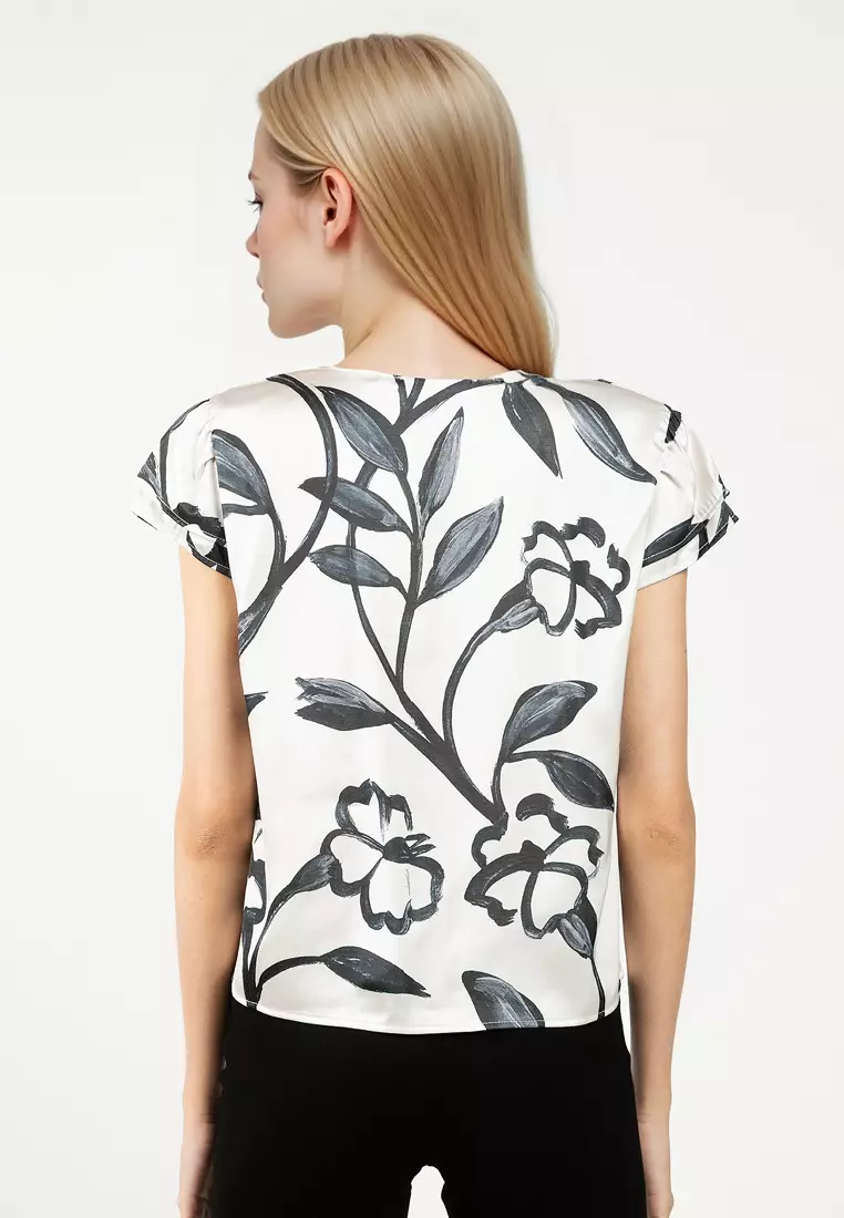 Rubie Short Sleeve V-Neck Short Shirt