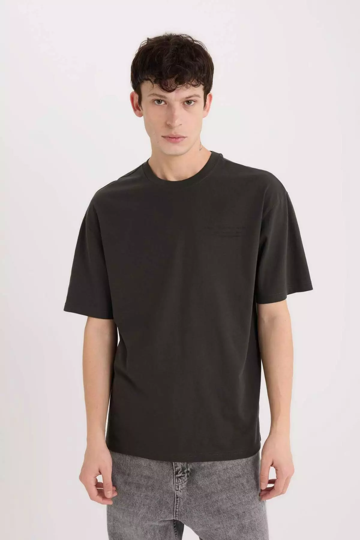 100% Cotton Boxy Fit Crew Neck Back Printed Short Sleeve T-Shirt D5601Ax25Sp