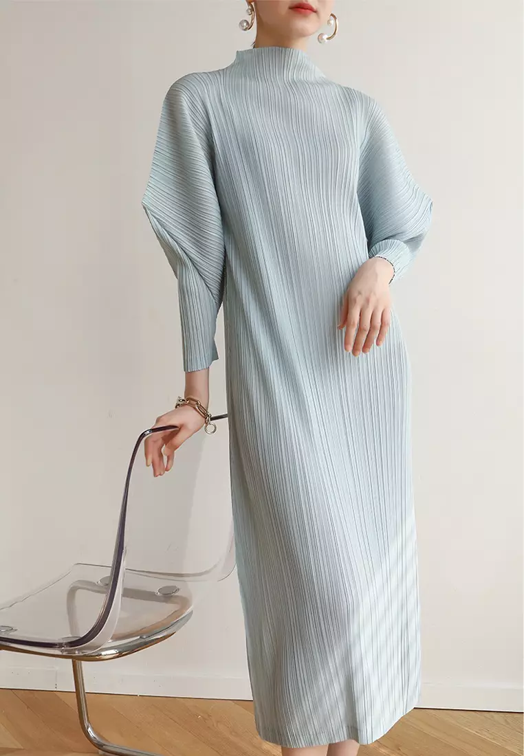 Half-High Collar Bat Sleeve Pleats Dress CZJ7877