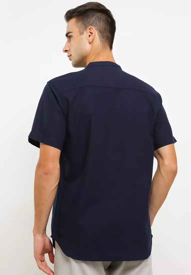 TRIPLE Kemeja Pendek Mandarin Slim Fit (SS MC 473) - Navy