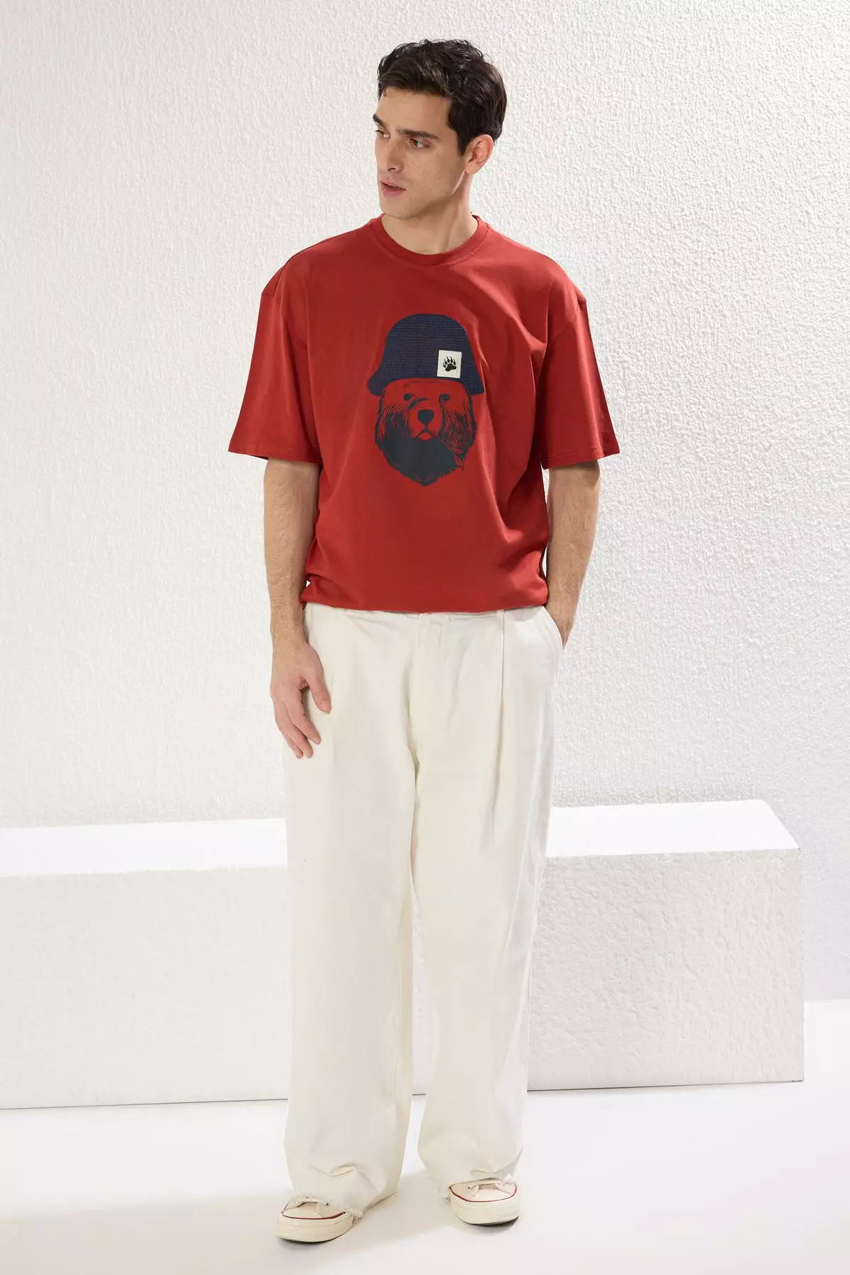 Brick Oversize/Wide Cut Applique Hat Detail 100% Cotton Short Sleeve T-Shirt TMNSS25TS00016