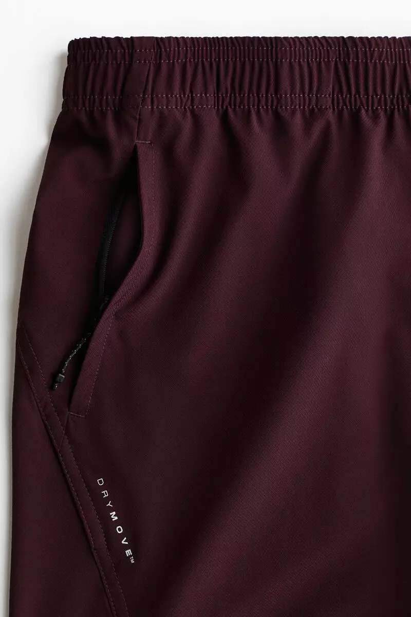 Sports shorts with DryMove™