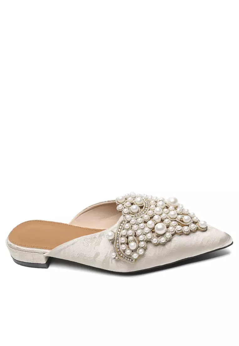 Discount on Twenty Eight Shoes  shoes - SKU: Pearl Buckle Satin Mules WW218-3