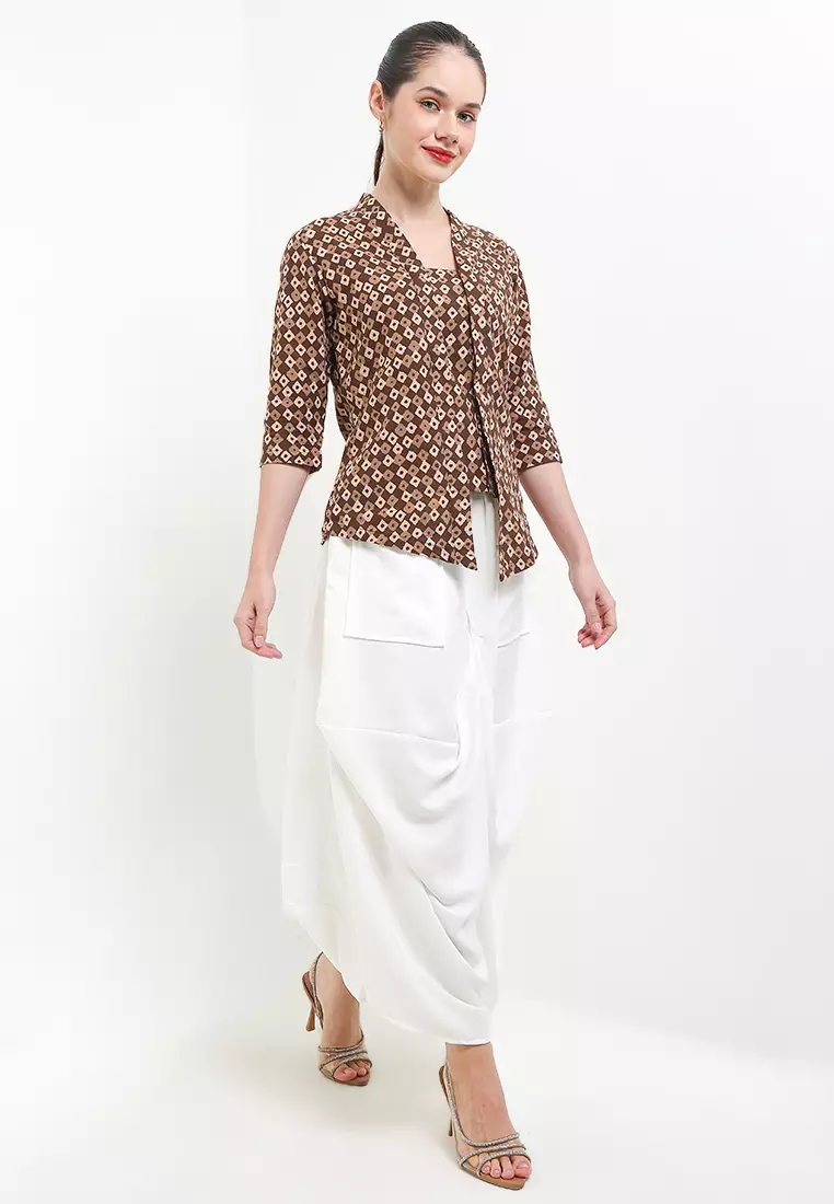 Kebaya Kutu 3/4-length Sleeves