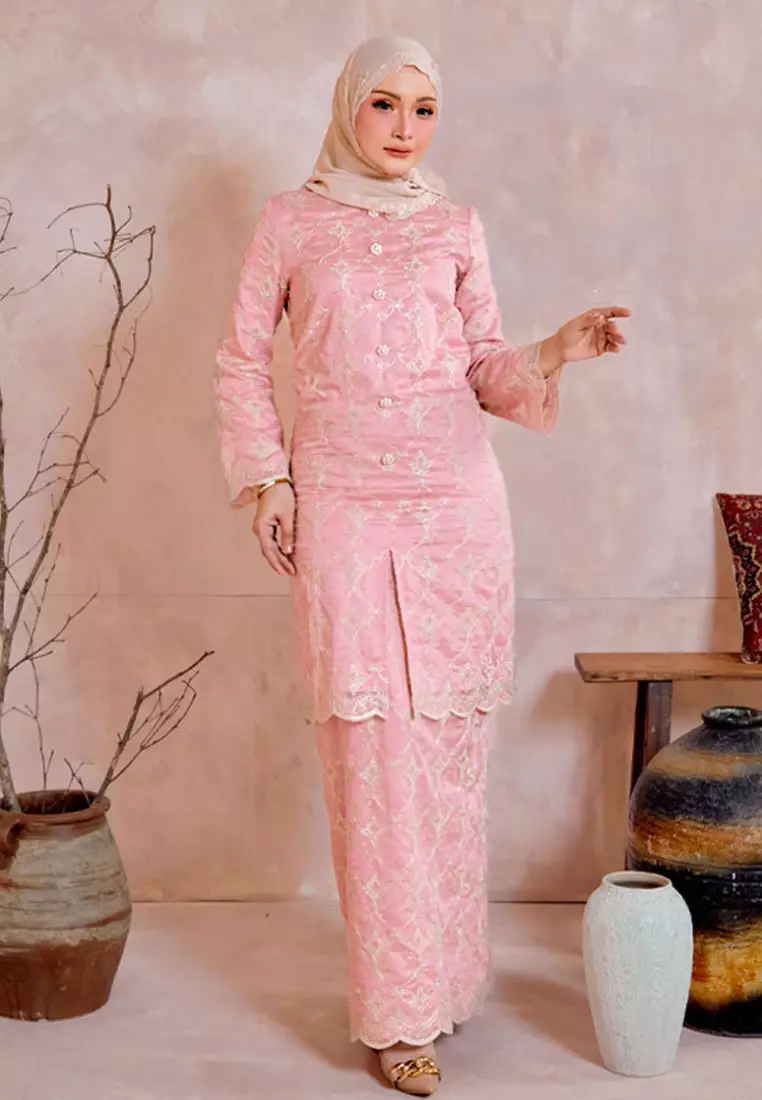 Permata Luxe Embroidery Long Kebaya with Kipas Belakang Skirt