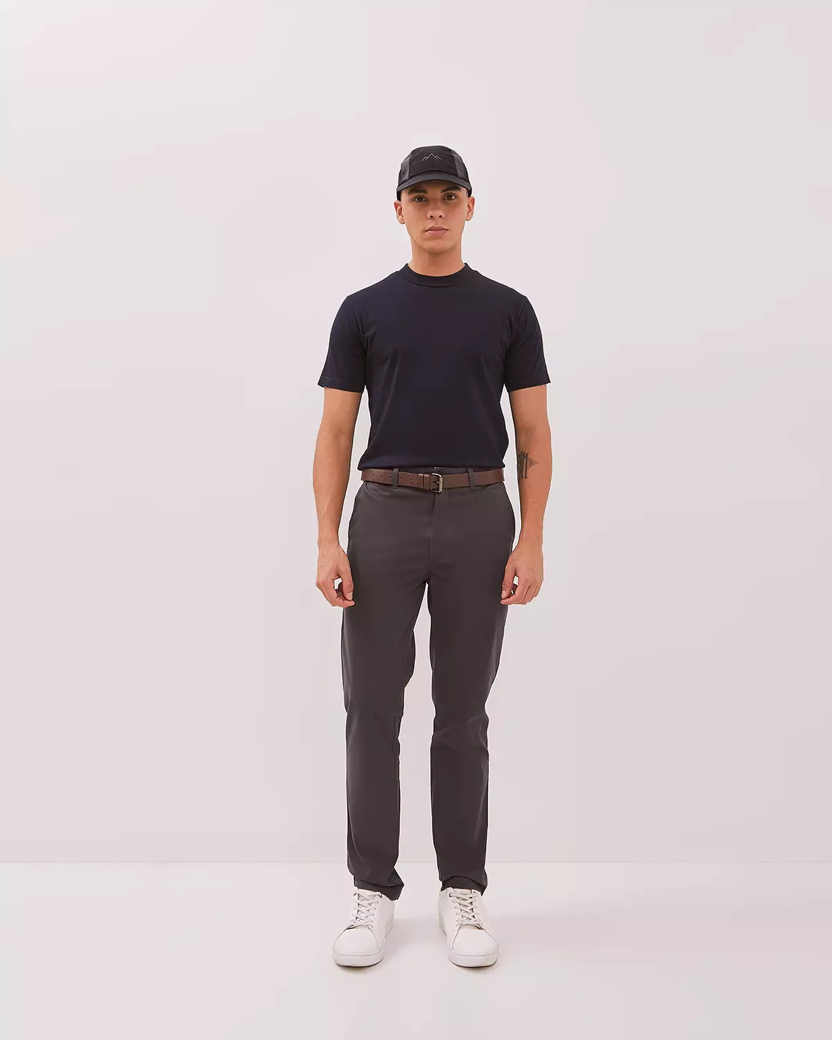 MEN'S BASIC GRAY TROUSERS
