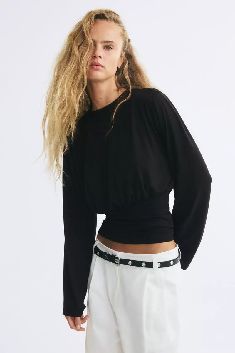Long-sleeved gathered top