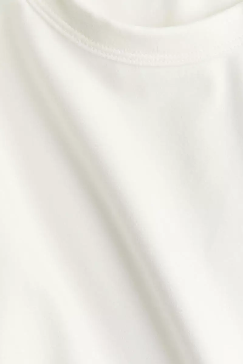 Long-sleeved top
