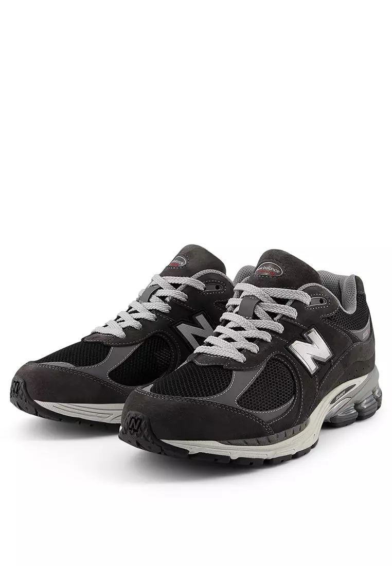 2002R Classic Lifestyle Shoes