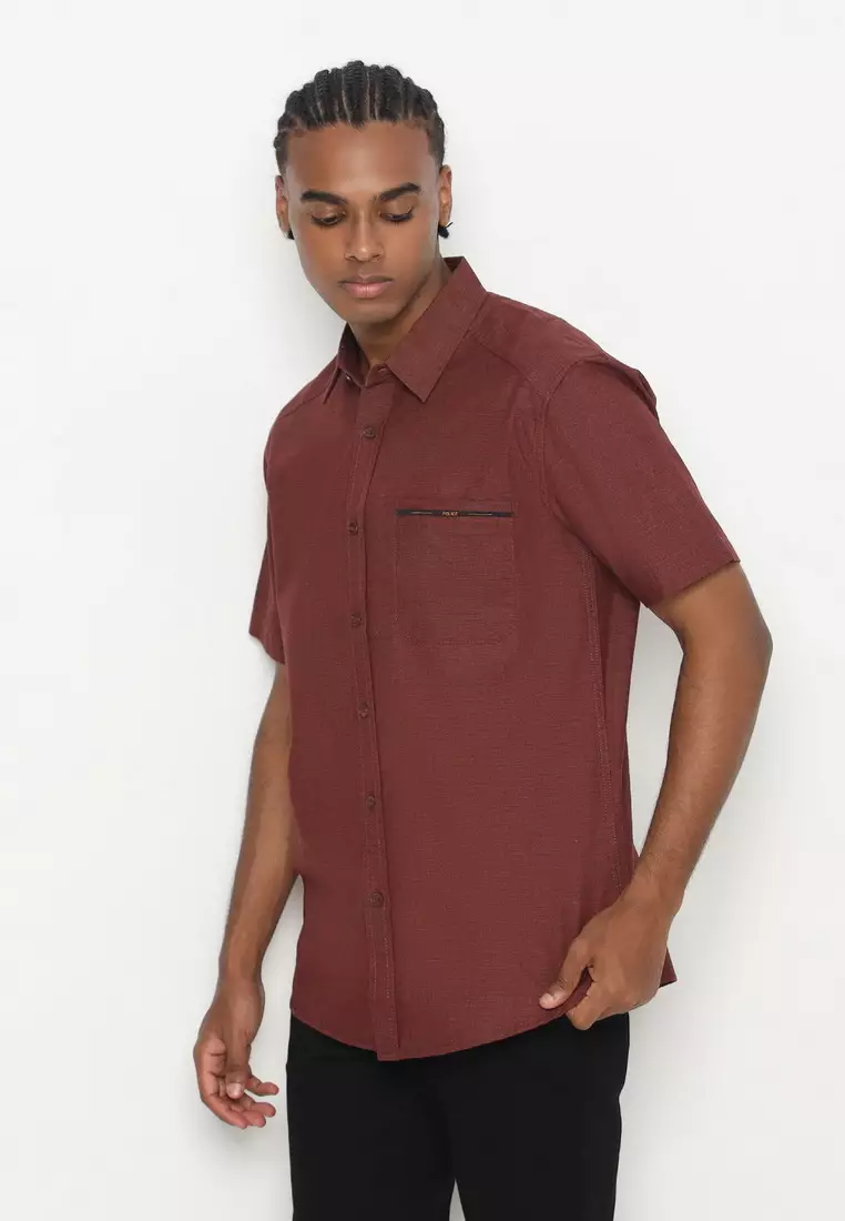 POLICE Kemeja Polos Cotton Twill Slub Maroon Regular Fit Pria