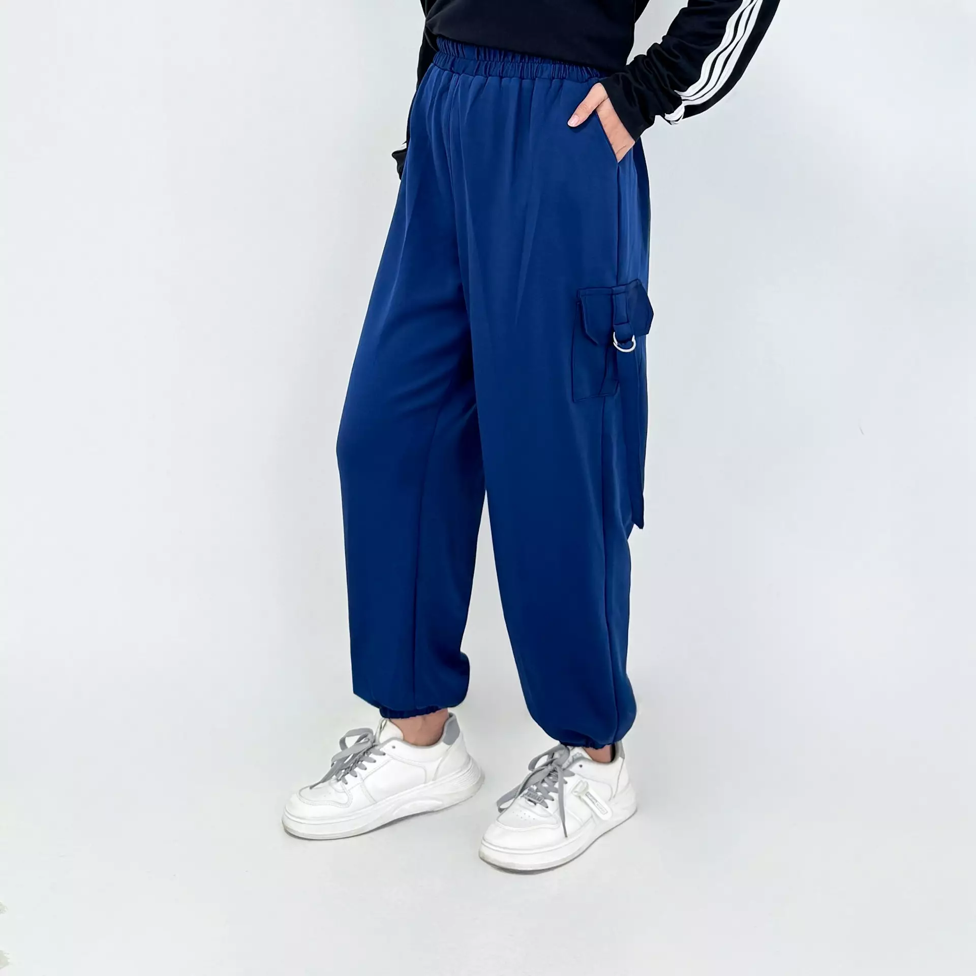 Setelan Olahraga Jogger Yolana 