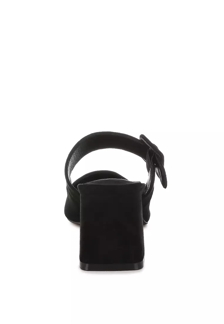 Detail Tali Gesper Sepatu Mules Microfiber Warna Hitam