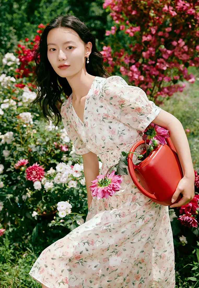 Puff Sleeve V-Neck Floral Dress with Ruched Waist Design