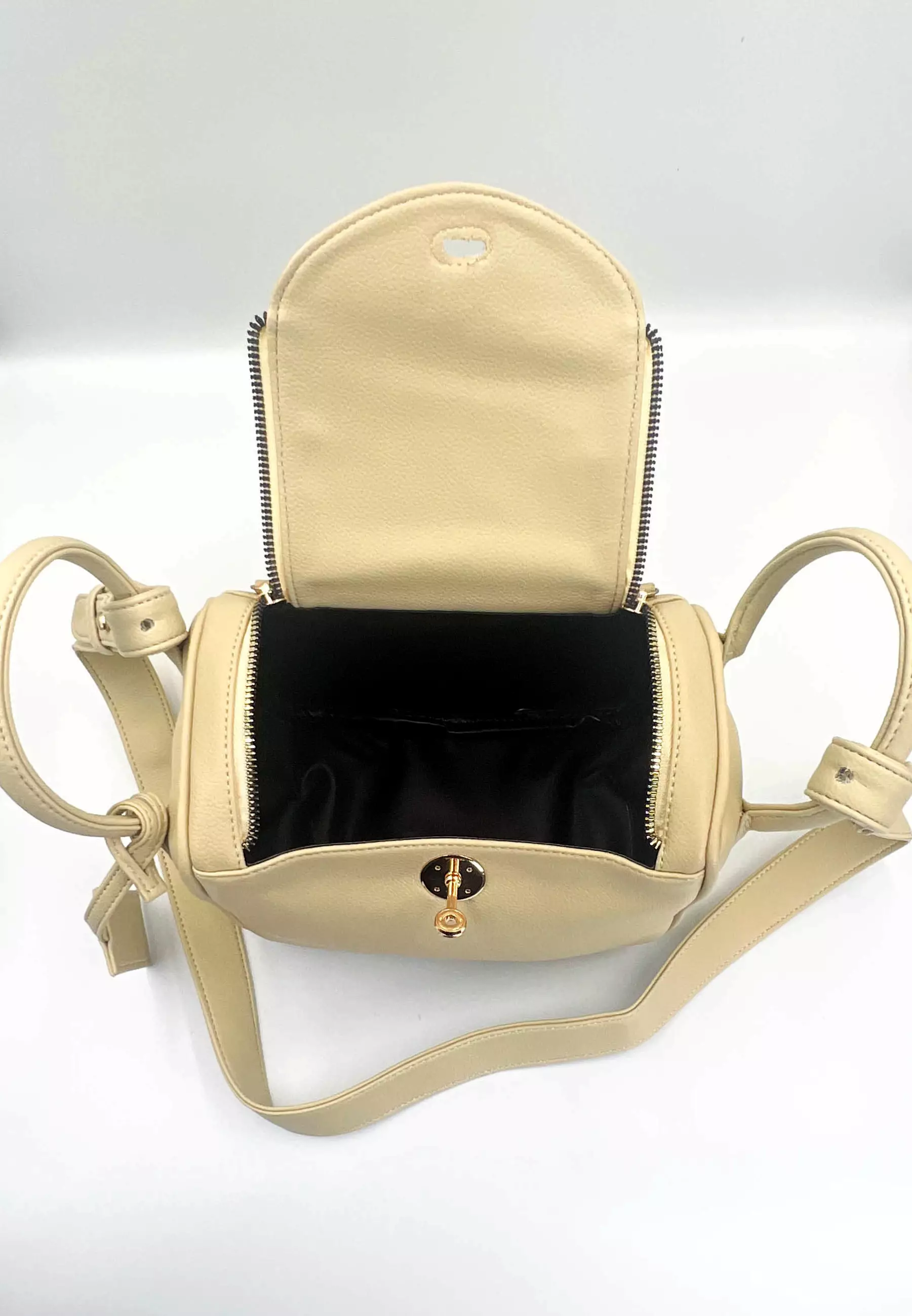 Patris Lyodra Sling Bag / Tas Wanita Selempang