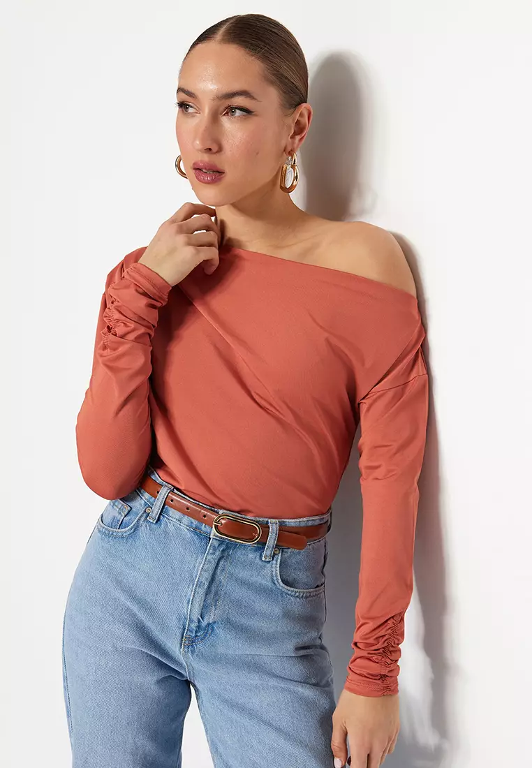 Asymmetrical Flowy Knitted Blouse
