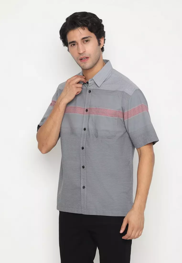 POLICE Kemeja Border Printing Abu Tua Regular Fit Pria