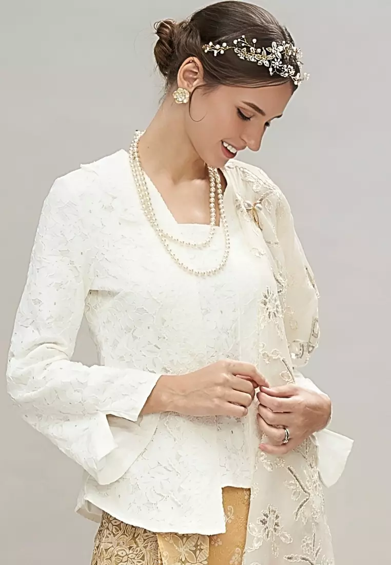 Intricate White Lace Kebaya Top