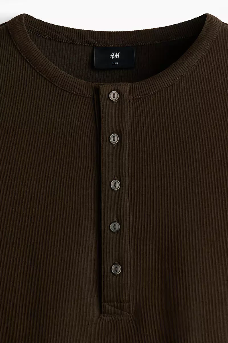 Slim Fit Ribbed Henley shirt