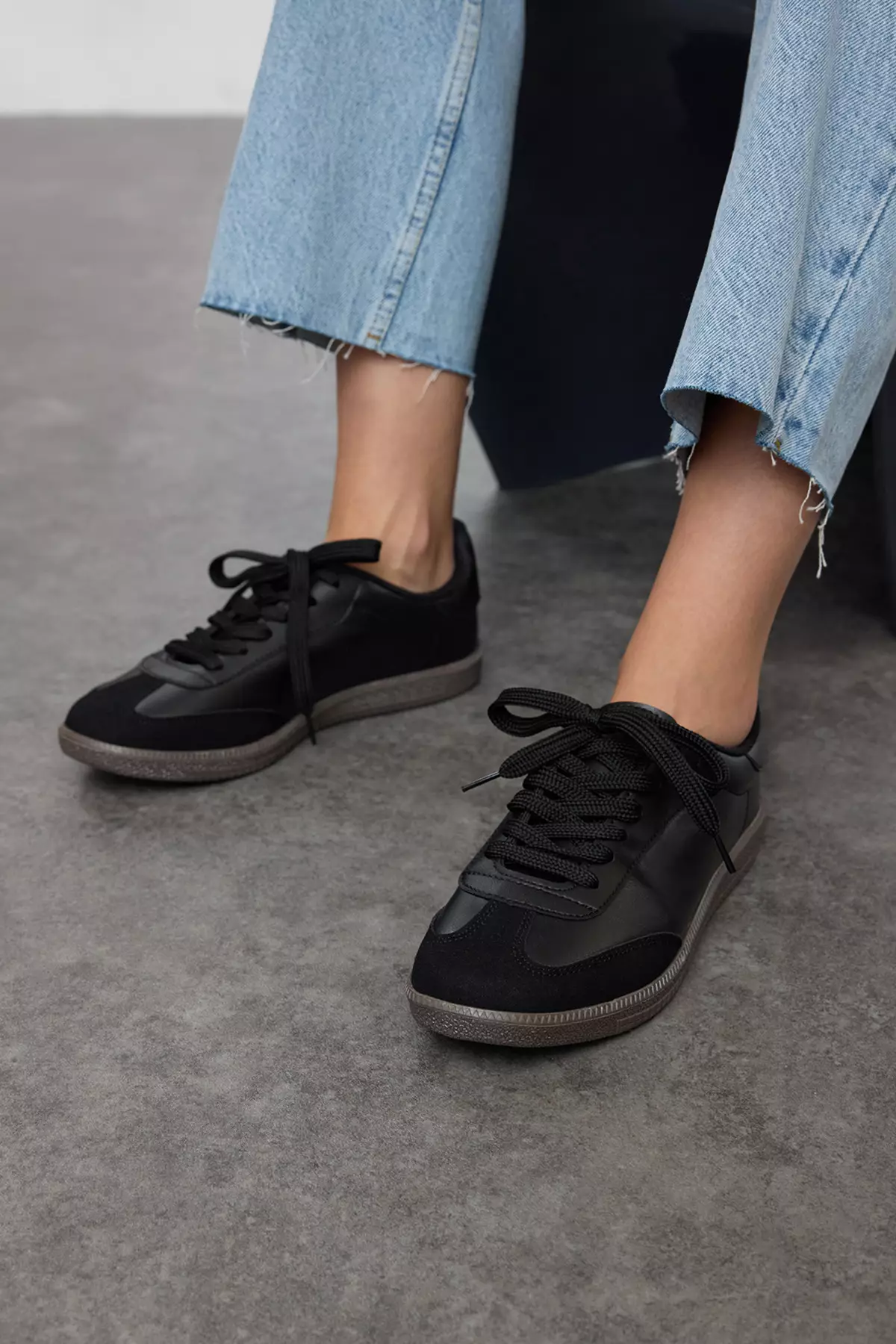 Retro Black Women's Sneakers - Lace-Up
