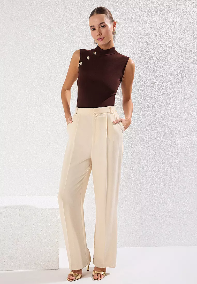 Accessory Detailed Knitted Stylish Blouse