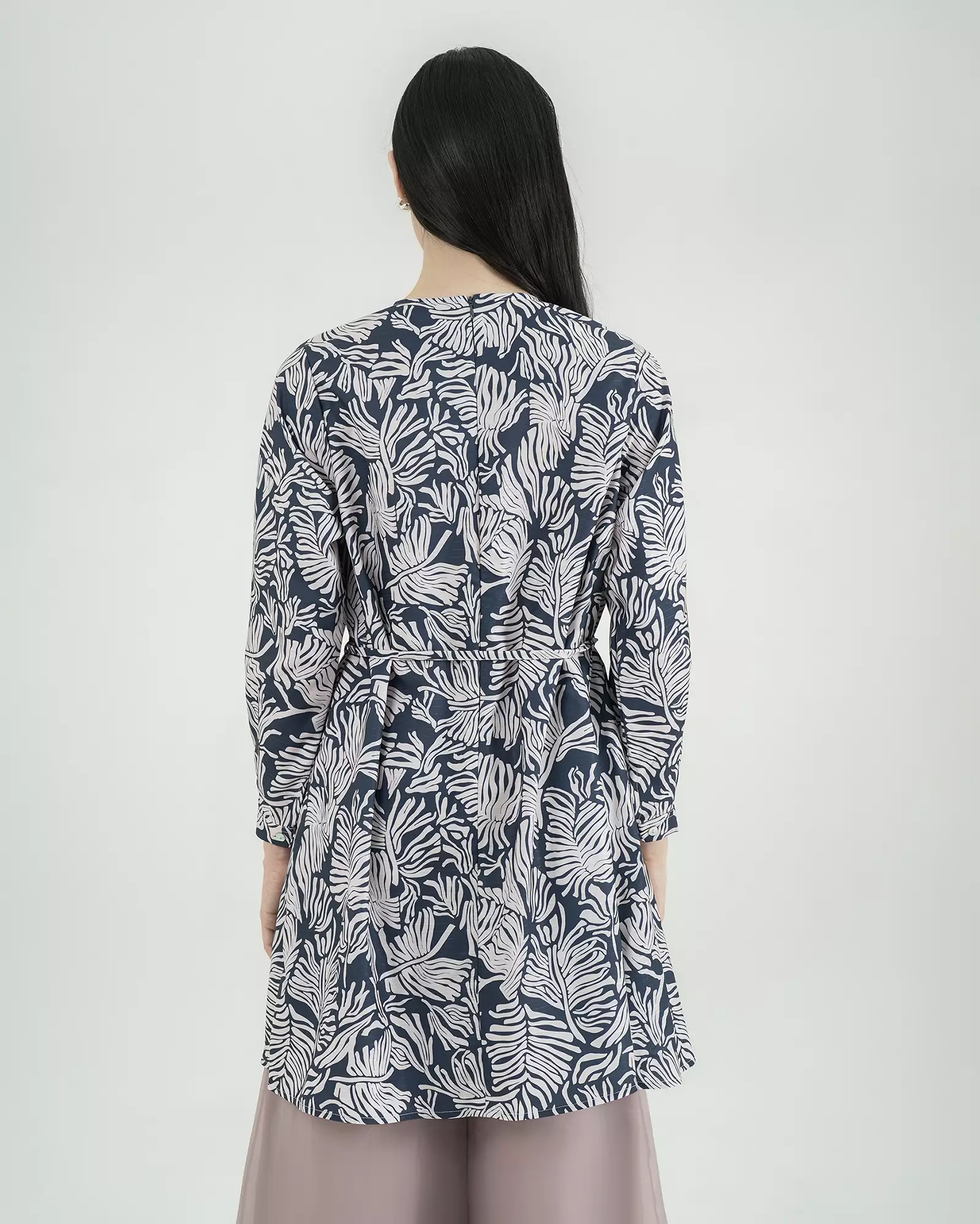 Geulis.id NERIYA TUNIC - Navy