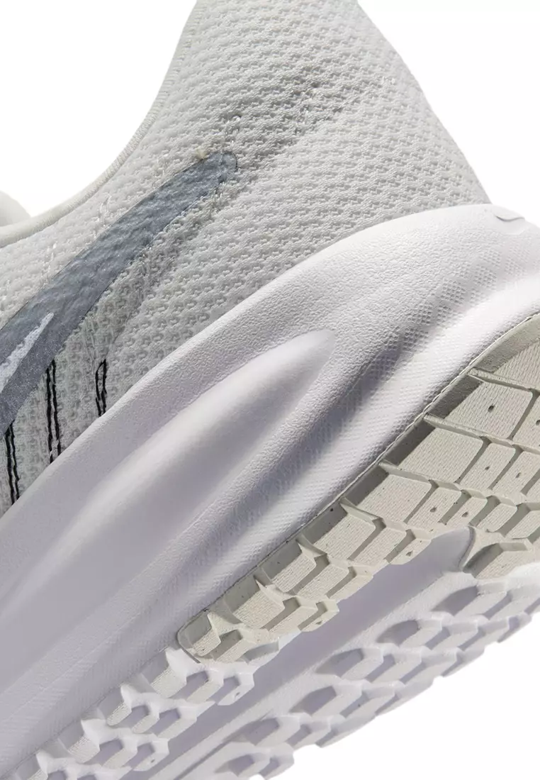 Run Defy Road Running Shoes