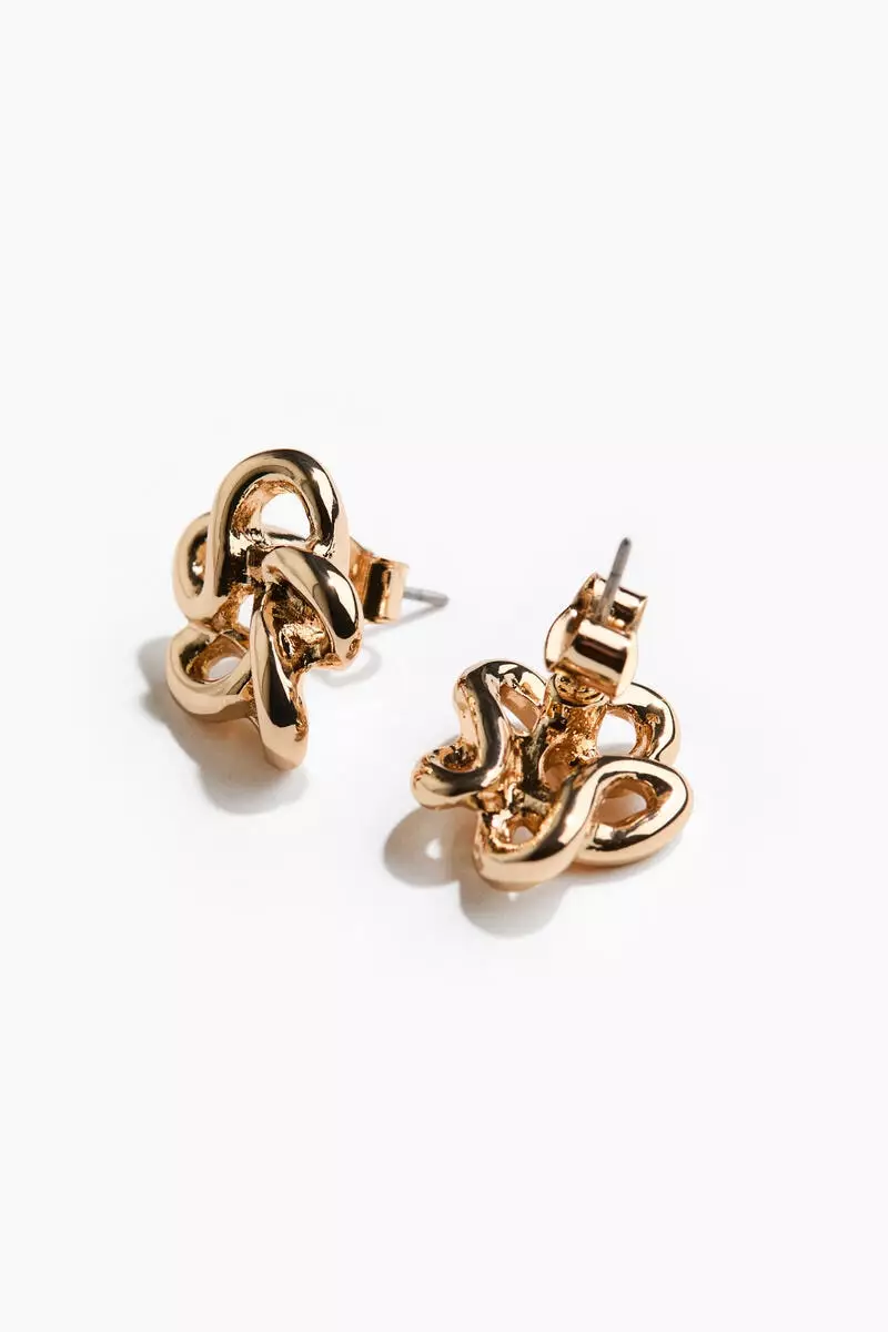 Flower-shaped earrings
