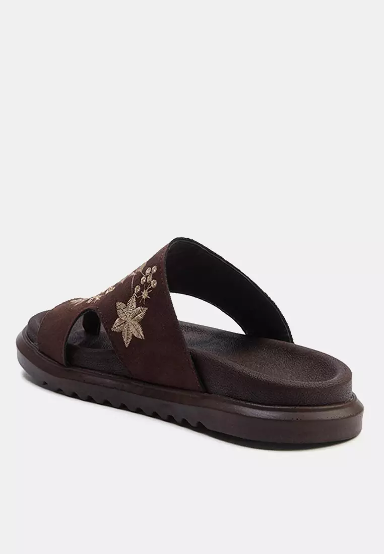 Embroidery Detailed Sandals