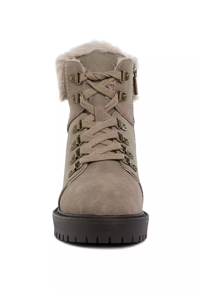 Sepatu bot kerah bulu imitasi warna kelabu kecokelatan