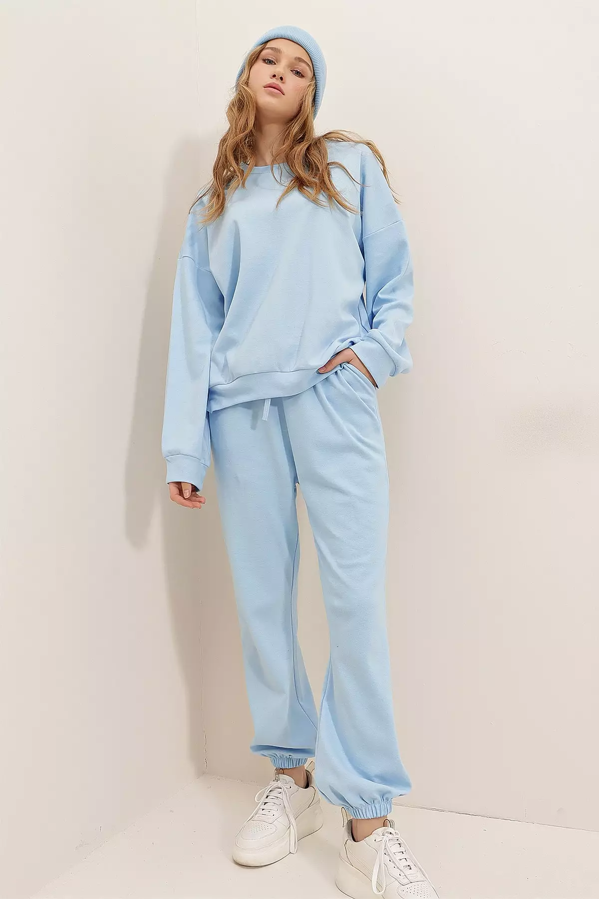 Basic Sweatshirt and Jogger Set