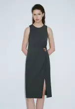 ワンピース URBAN REVIVO SLEEVELESS STRAIGHT DRESS Buy URBAN REVIVO Sleeveless Crew Neck Straight Dress 2025