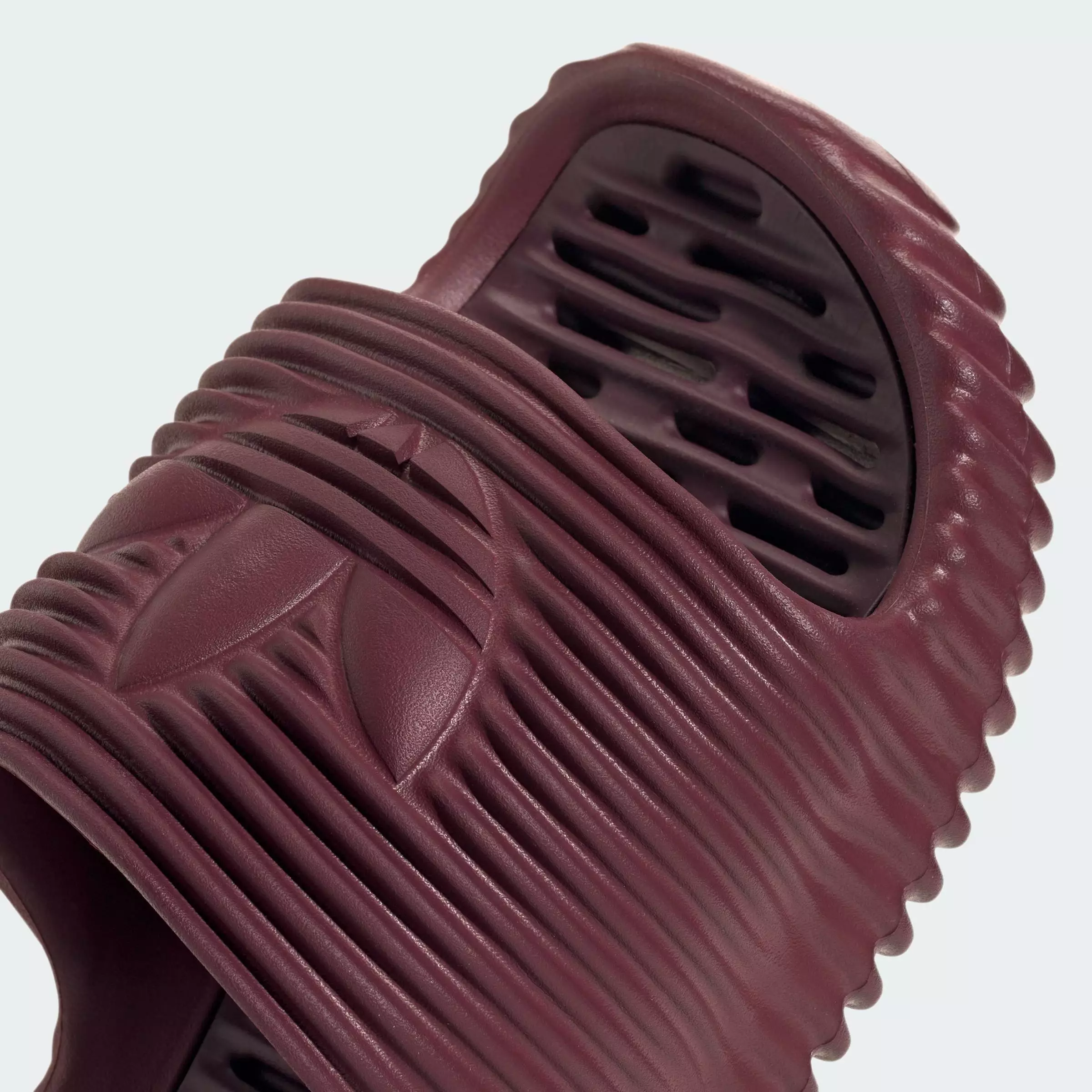 Lifestyle Adilette 25 Slides Unisex Burgundy JR3616