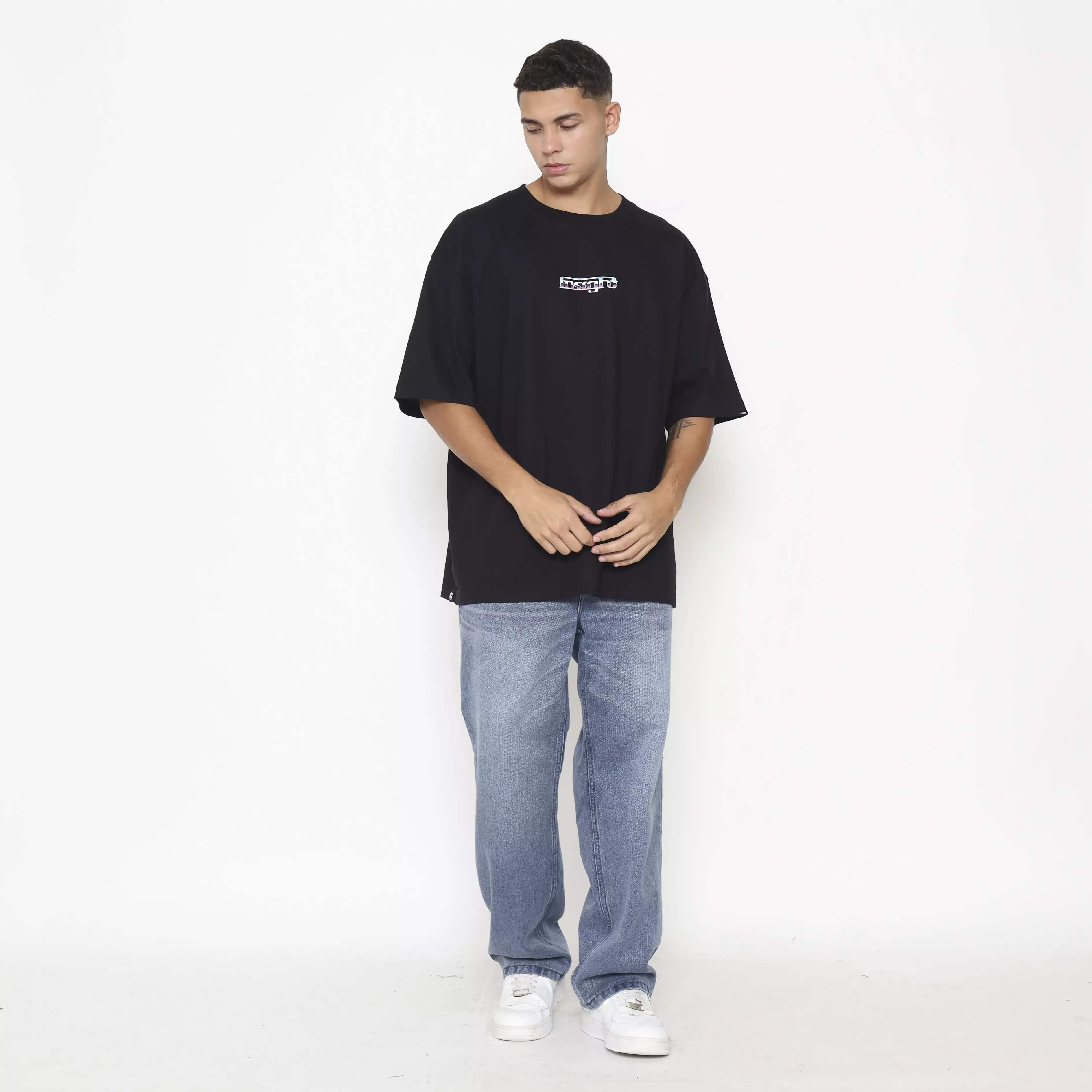 Insight Kaos Lengan Pendek Pria Untied Oversize Planet Surf