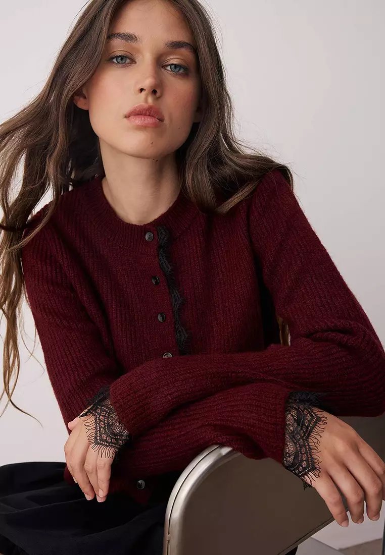 Burgundy Lace Garnished Knit Cardigan Twoaw26Hi00171
