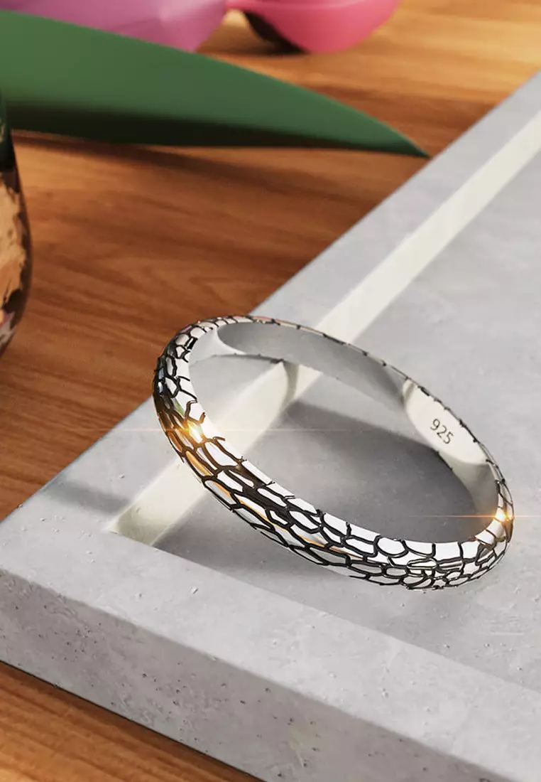 Buy 925 Signature Solid Silver Mischievous Earthquake Ring 2026 Online ...
