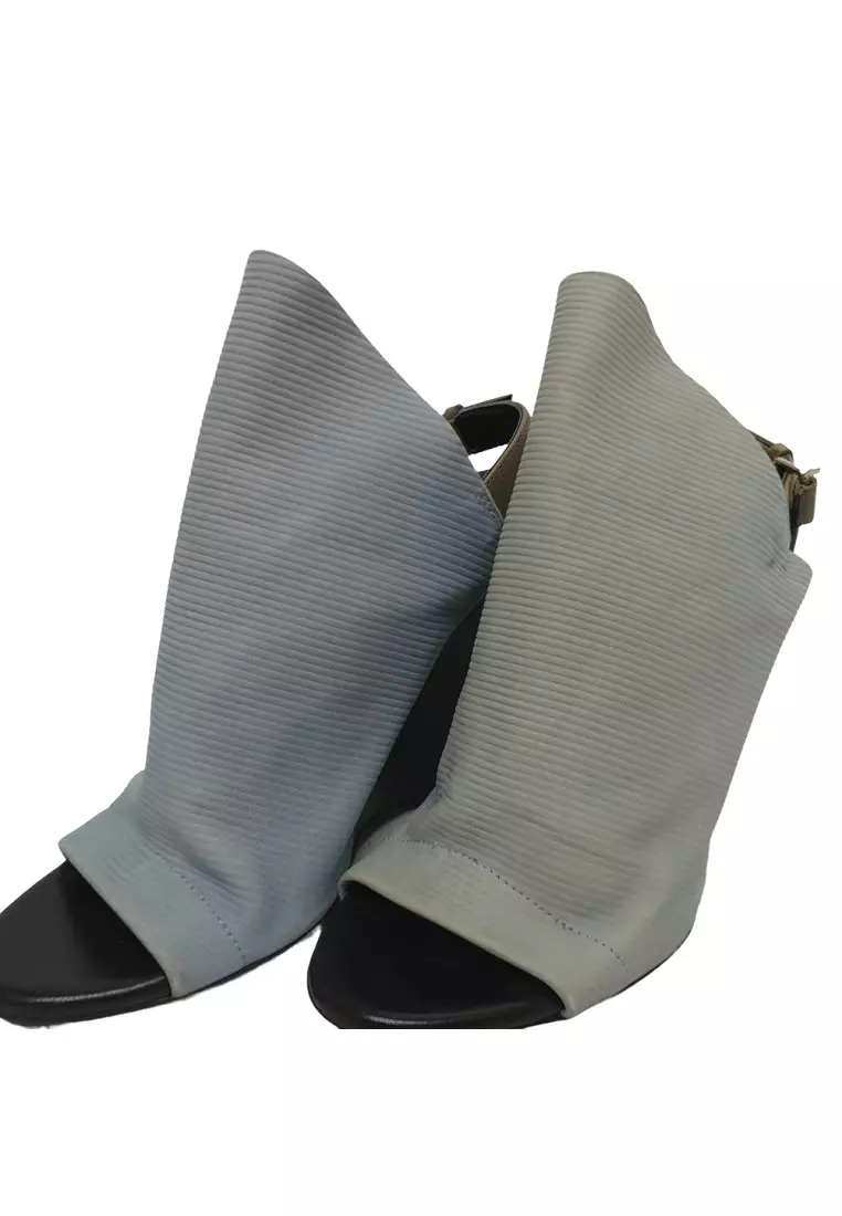Pre-loved Balenciaga Stretch And Slingback Heels for Women in Light Blue - D1-299987-WAN41-4363-35