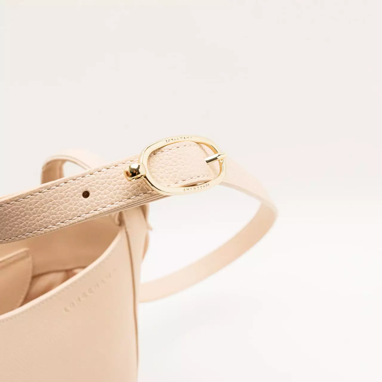 Le Foulonné Small Grained Crossbody Bag Cream