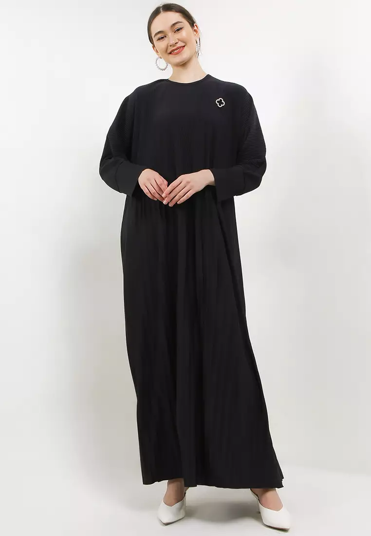 Dolman Sleeve Pleated Long Dress With Pearl Clover Pin